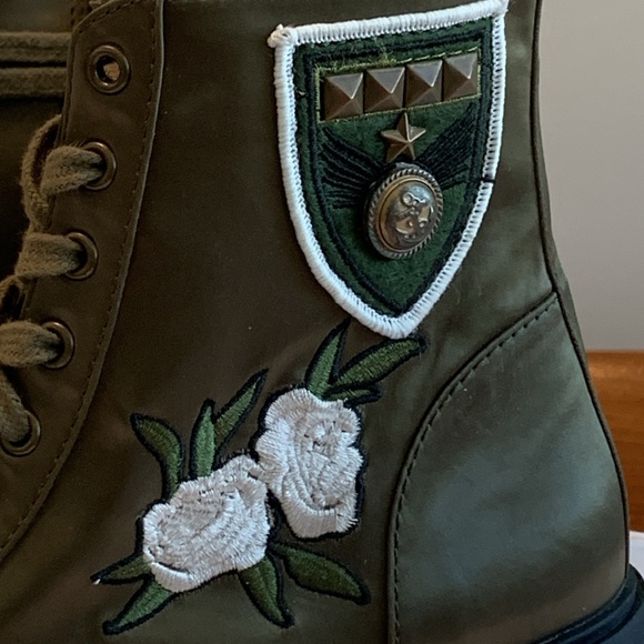 NiB Steve Madden army green combat boots - Picture 2 of 8